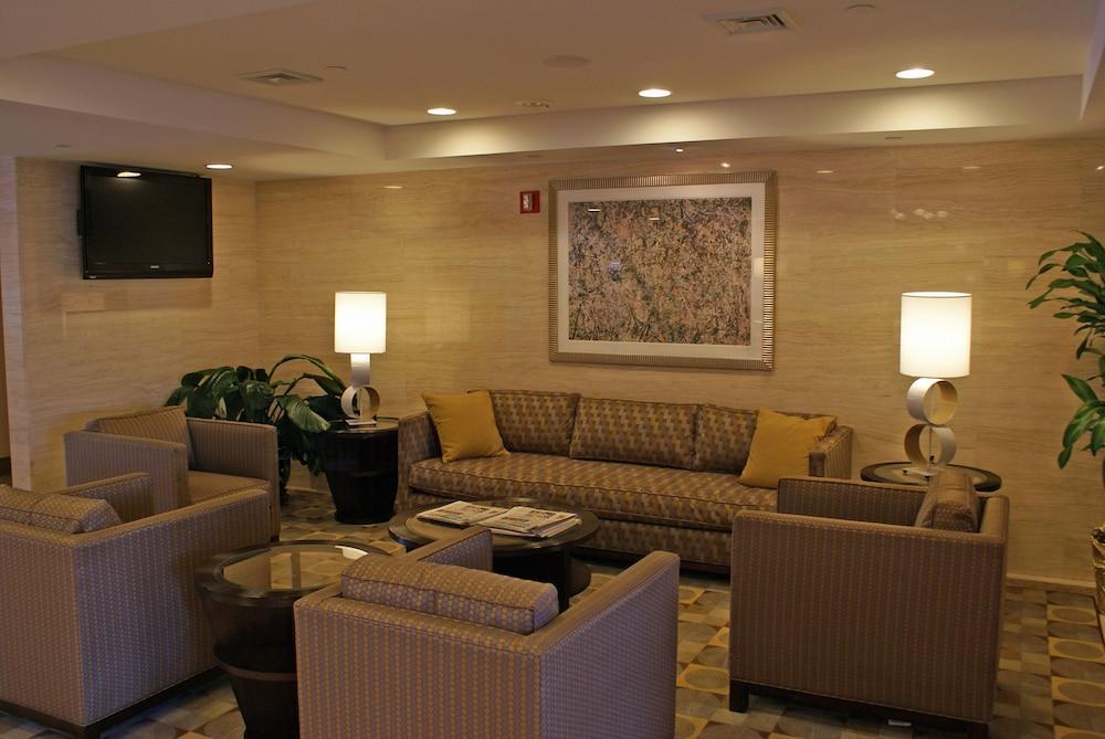 Holiday Inn Express Maspeth By Ihg New York Exterior photo
