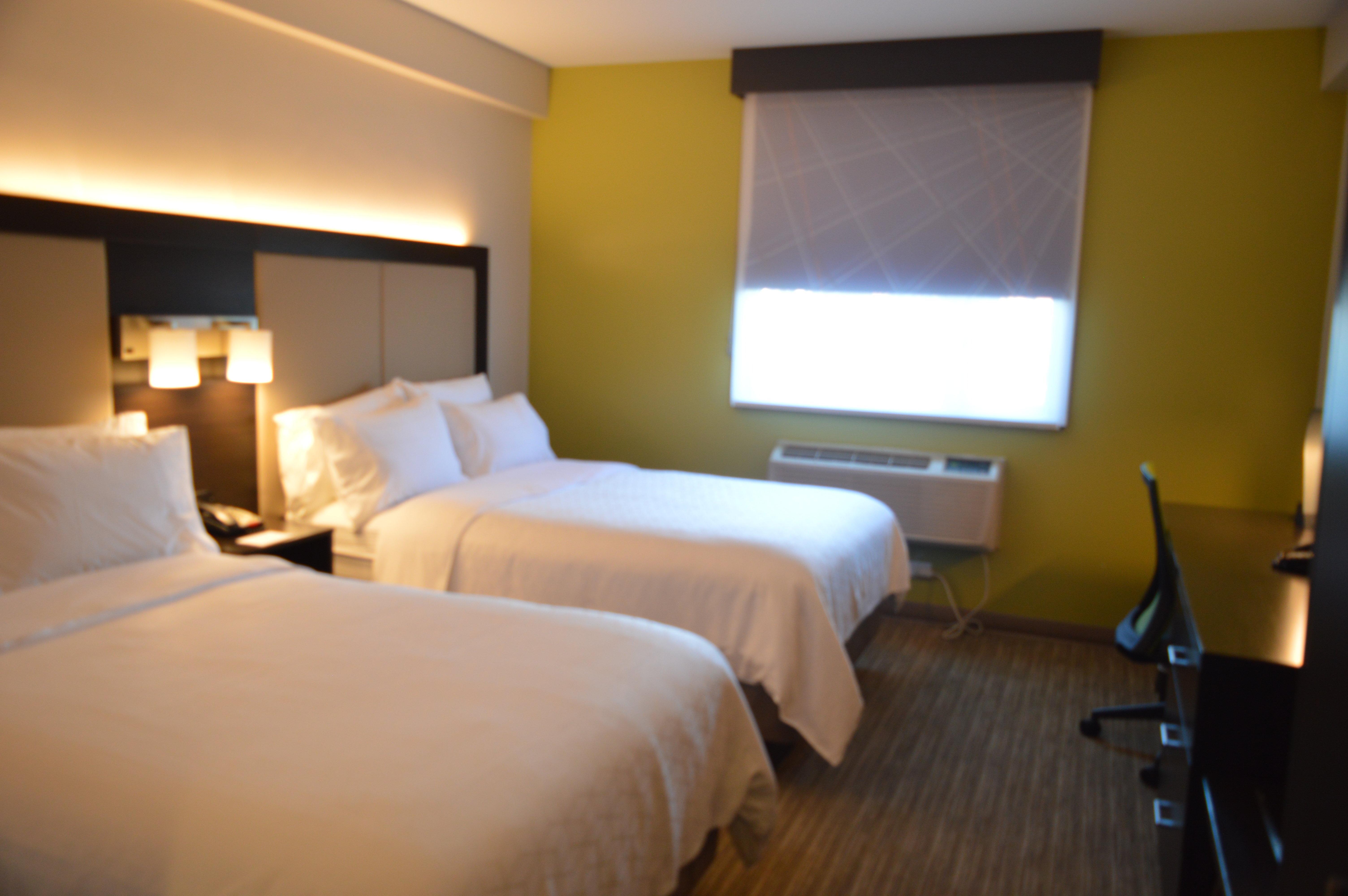 Holiday Inn Express Maspeth By Ihg New York Exterior photo