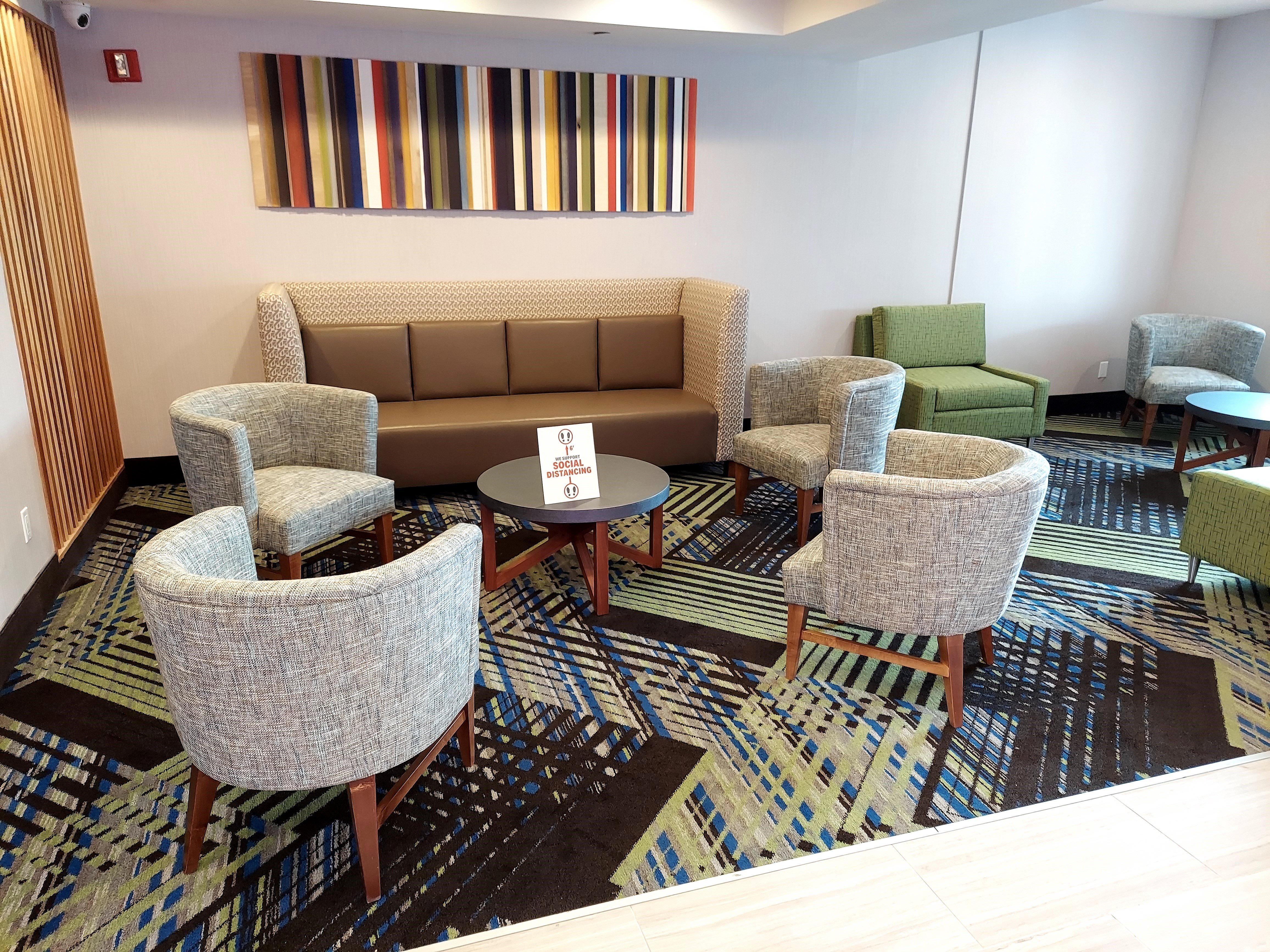 Holiday Inn Express Maspeth By Ihg New York Exterior photo